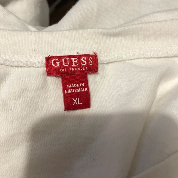 GUESS short sleeve crop ❤️ - Picture 3 of 3